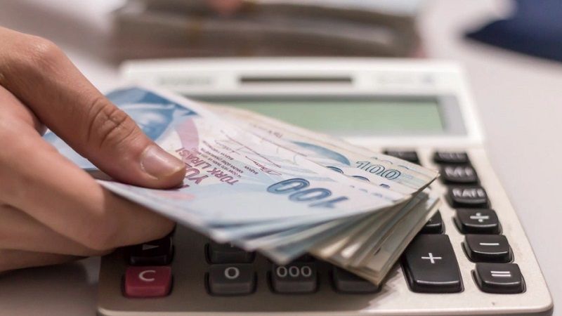 2026-2027 memur maaş ve emekli aylık zammına ilişkin kararı ile Çalışma ve Sosyal Güvenlik Bakanlığının aynı dönemi kapsayan 8. Dönem Toplu Sözleşme tebliği Resmi Gazete’de yayımlandı.